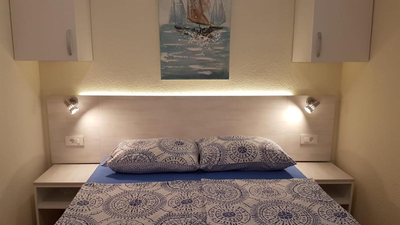 Apartmani Grgic Vodice Esterno foto