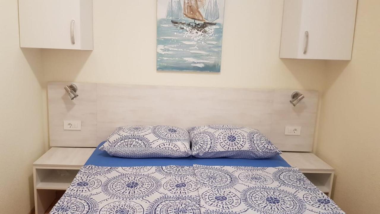 Apartmani Grgic Vodice Esterno foto