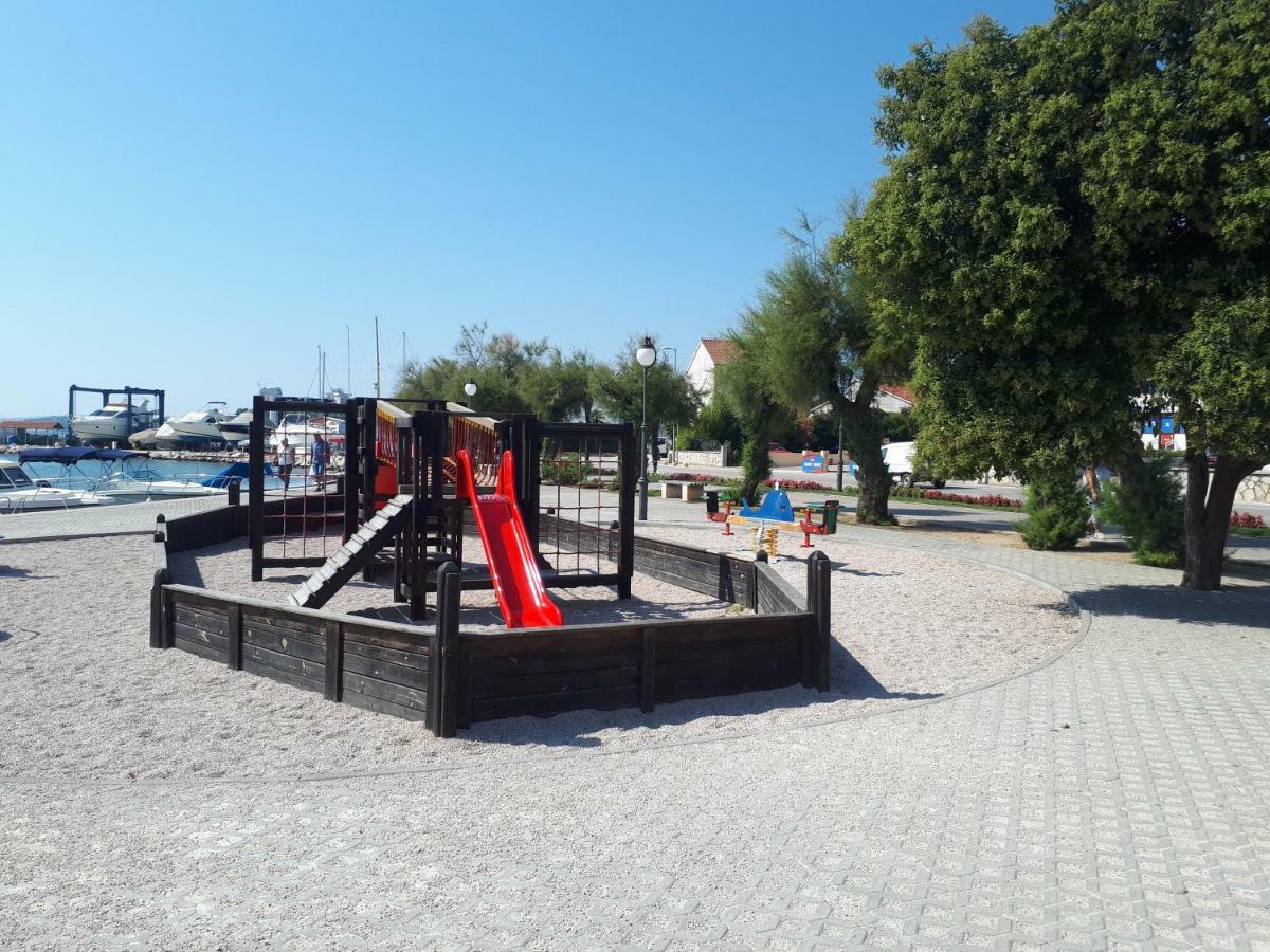 Apartmani Grgic Vodice Esterno foto